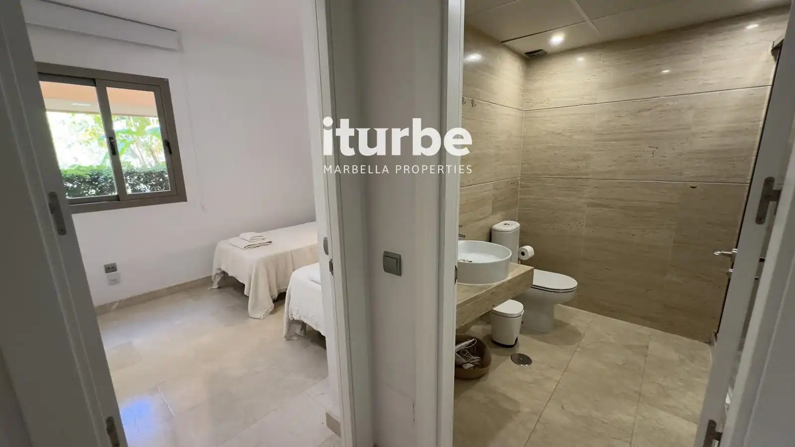 Bathroom of Flat for rent in Benahavís  with Air Conditioner, Terrace and Swimming Pool
