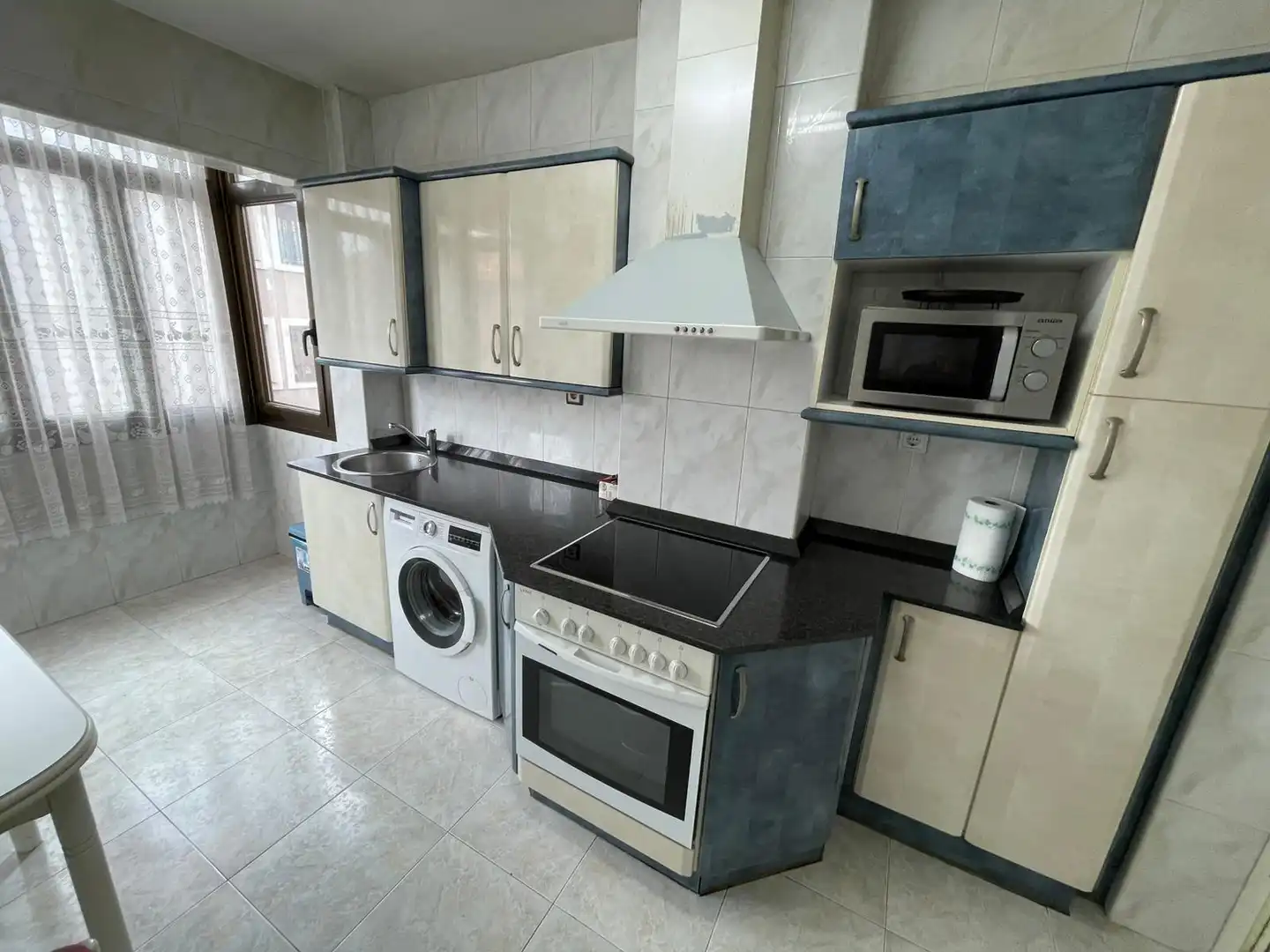 Cocina de Piso en venta en Barakaldo  con Calefacción, Amueblado y Horno