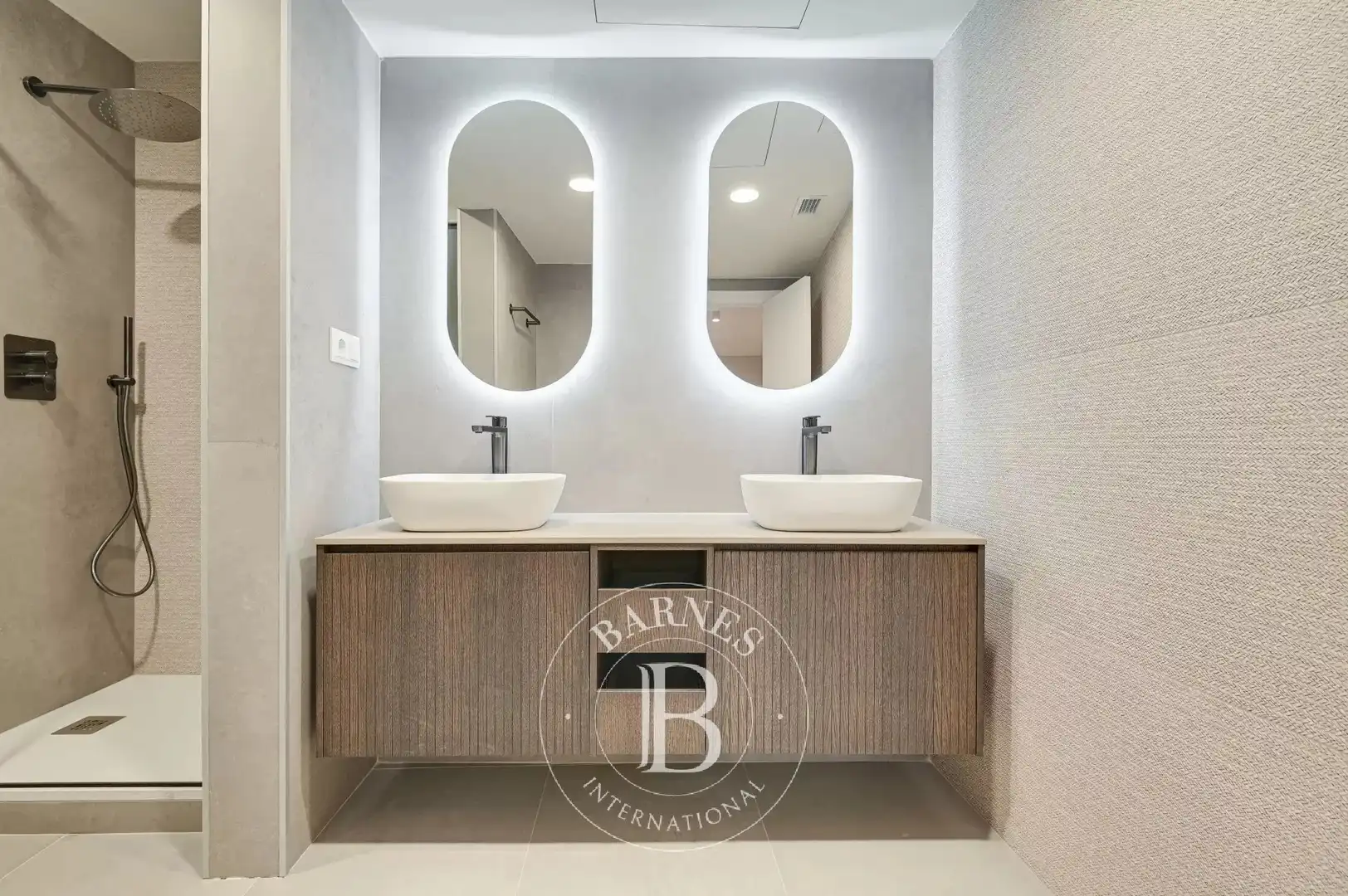 Bany de Pis en venda en Barcelona amb Aire condicionat, Calefacció i Terrassa