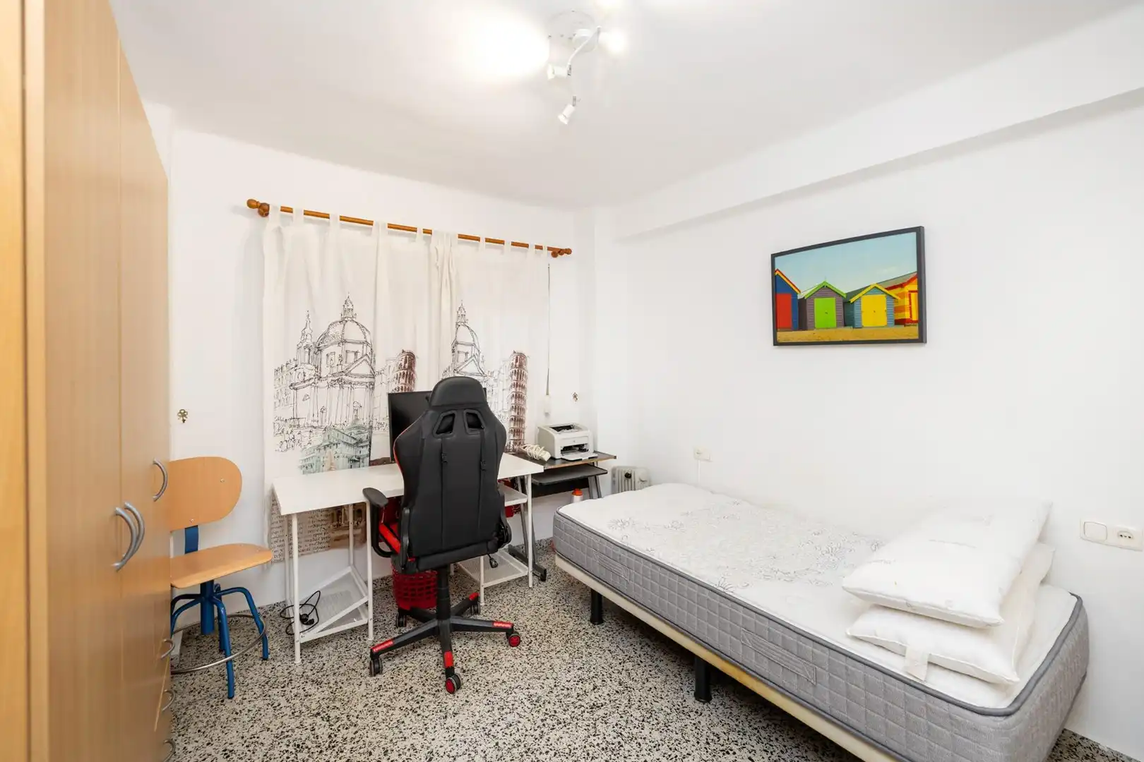 Bedroom of Flat for sale in Granada  with Terrace, Furnished and Balcony