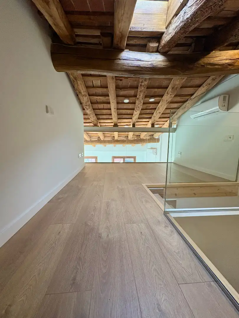 Wohnung zur Miete in Vic mit Klimaanlage, Heizung und Balkon