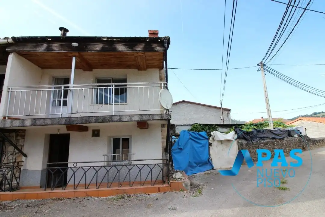 Vista exterior de Casa o chalet en venta en Villafufre con Jardín privado y Balcón