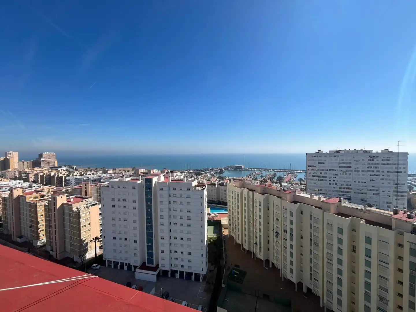 Vista exterior de Casa o chalet en venta en La Pobla de Farnals con Terraza, Amueblado y Piscina comunitaria