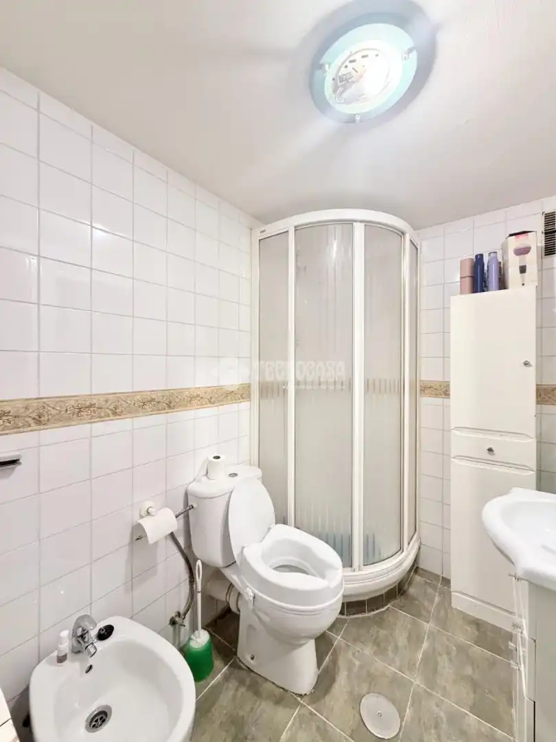 Badezimmer von Wohnung zum Verkauf in Madrid mit Klimaanlage, Heizung und Terrasse