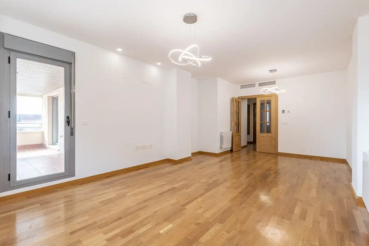 Flat for rent in Avenida DE LA ILUSTRACION, Campus de la Salud