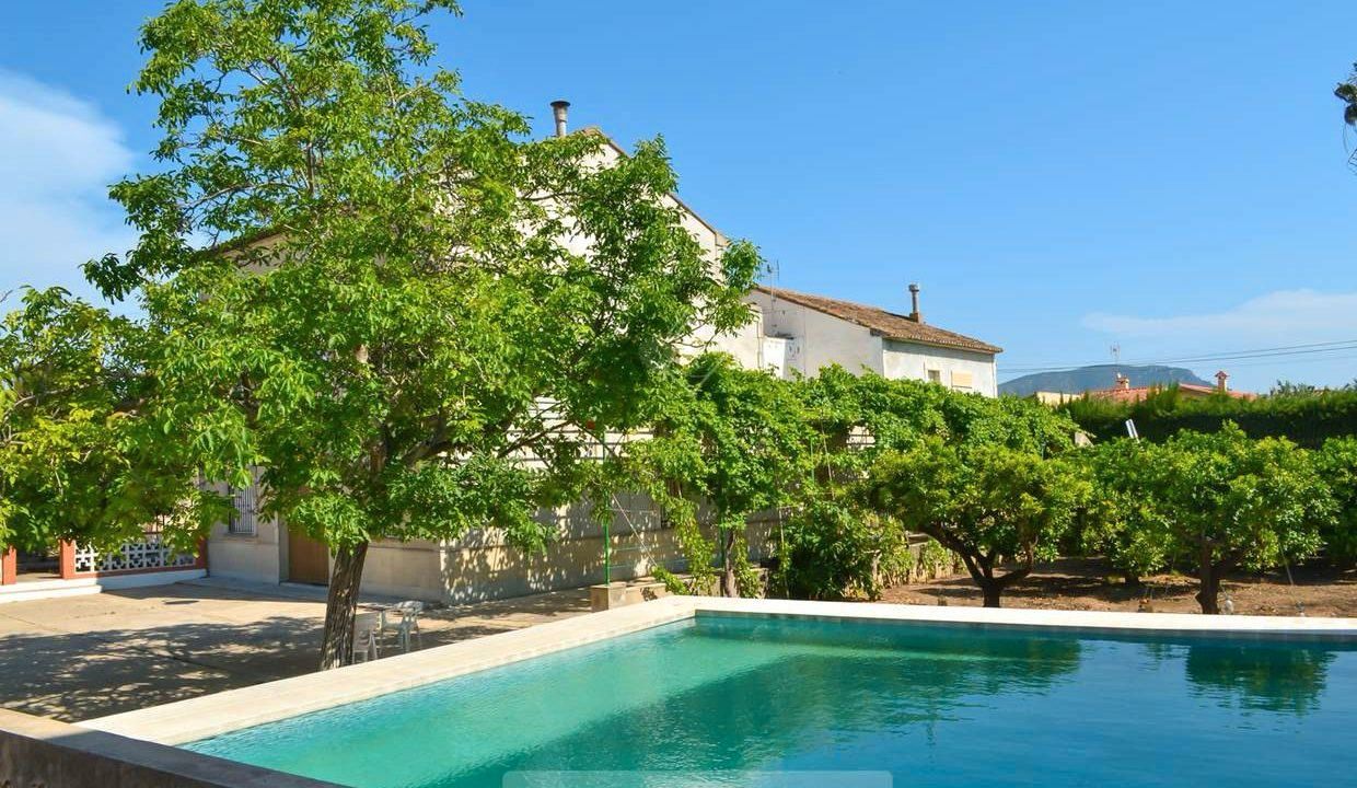 Swimming pool of Country house for sale in Benicull de Xúquer  with Air Conditioner, Heating and Private garden