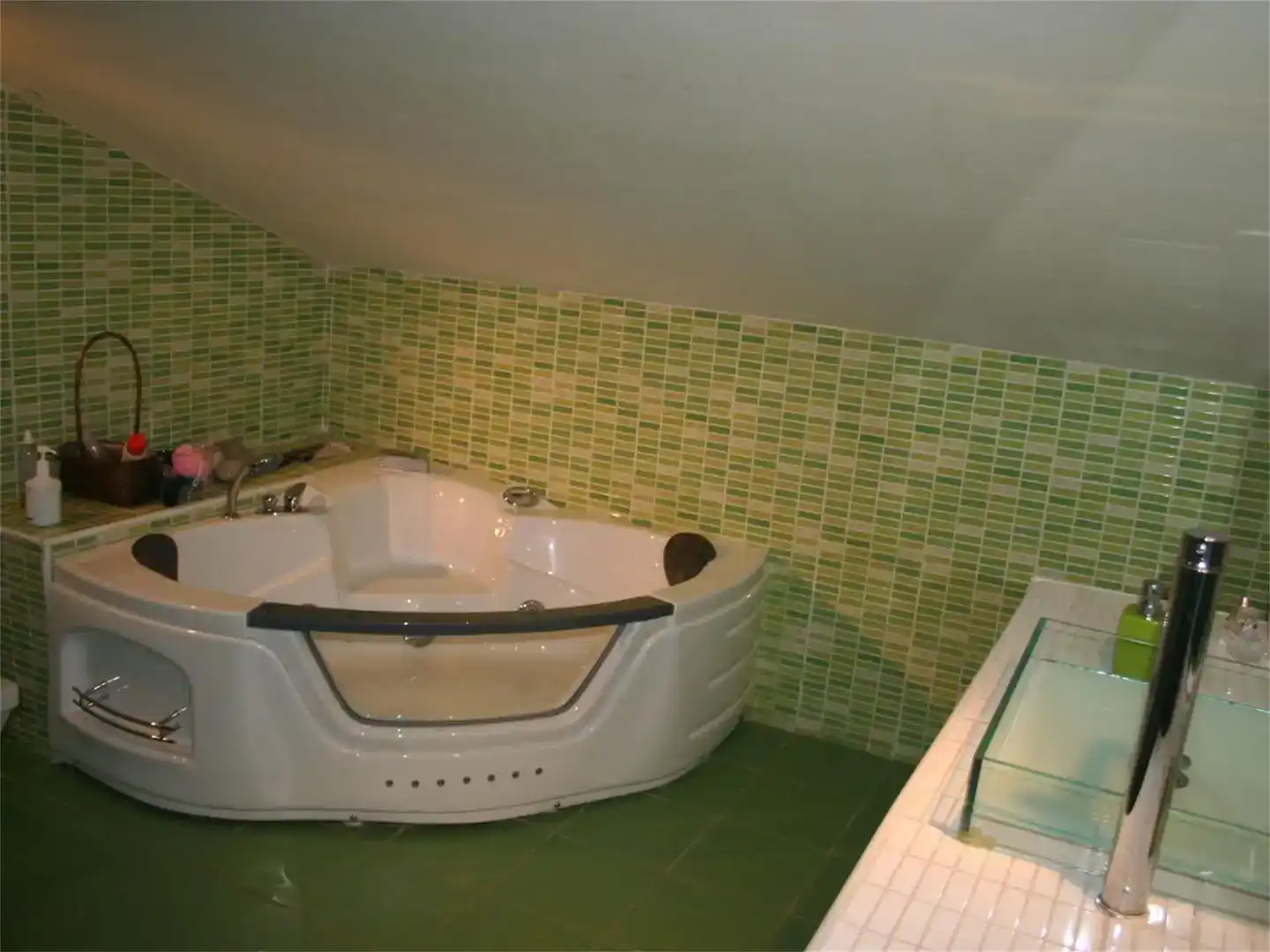 Baño de Piso de alquiler en Valdemorillo con Aire acondicionado, Jardín privado y Parquet