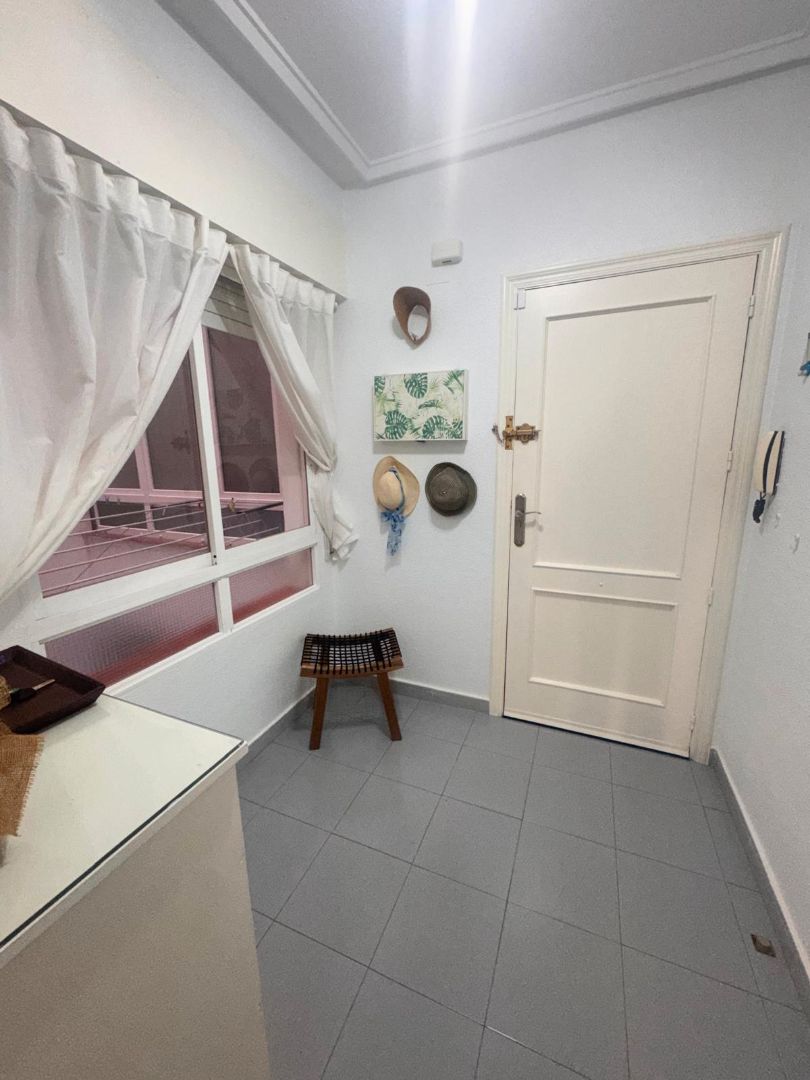 Piso en venta en Torrevieja con Aire acondicionado, Terraza y Amueblado