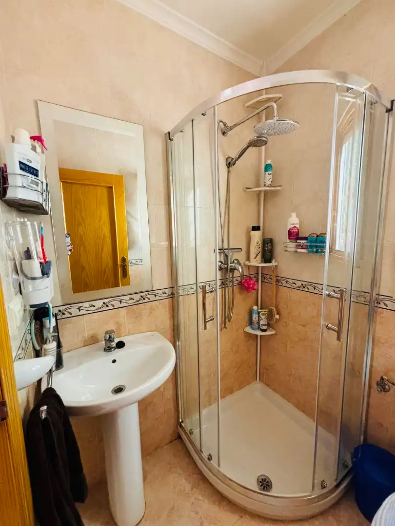 Badezimmer von Erdgeschoss zum Verkauf in Dénia mit Klimaanlage, Heizung und Terrasse