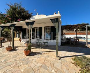Vista exterior de Casa o xalet de lloguer en Maó amb Jardí privat, Piscina i Moblat