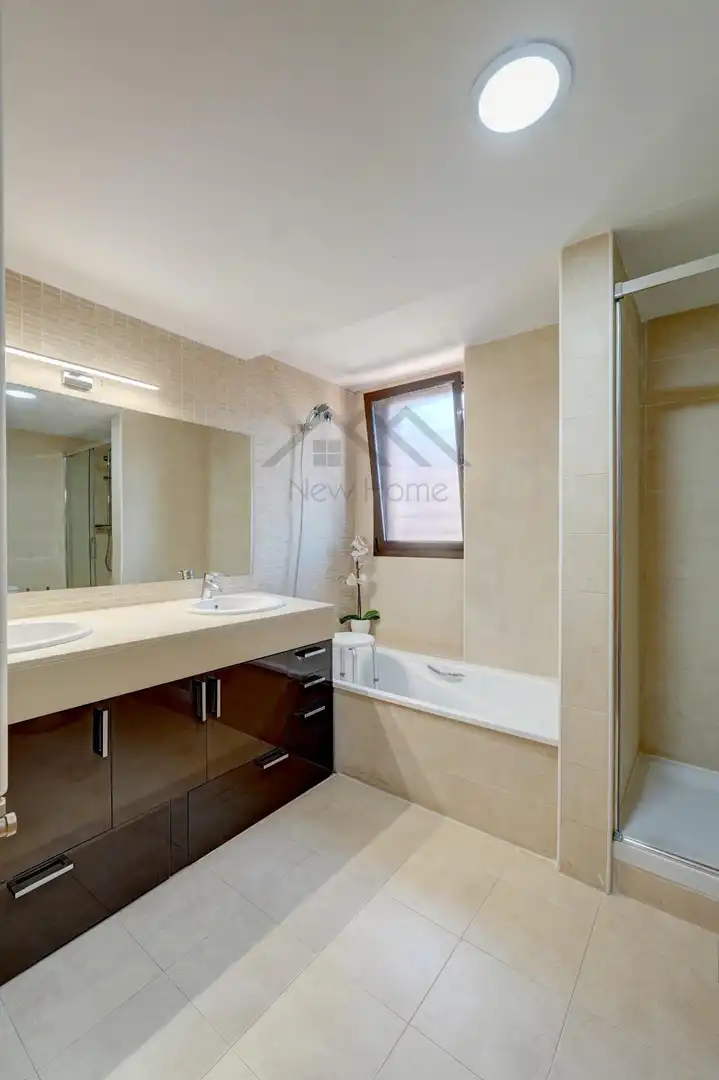 Bathroom of Detached homes for sale in Bétera  with Air Conditioner, Private garden and Parquet flooring