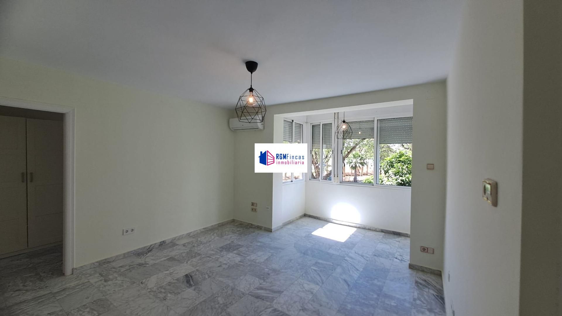Habitación de Piso de alquiler en  Sevilla Capital con Aire acondicionado