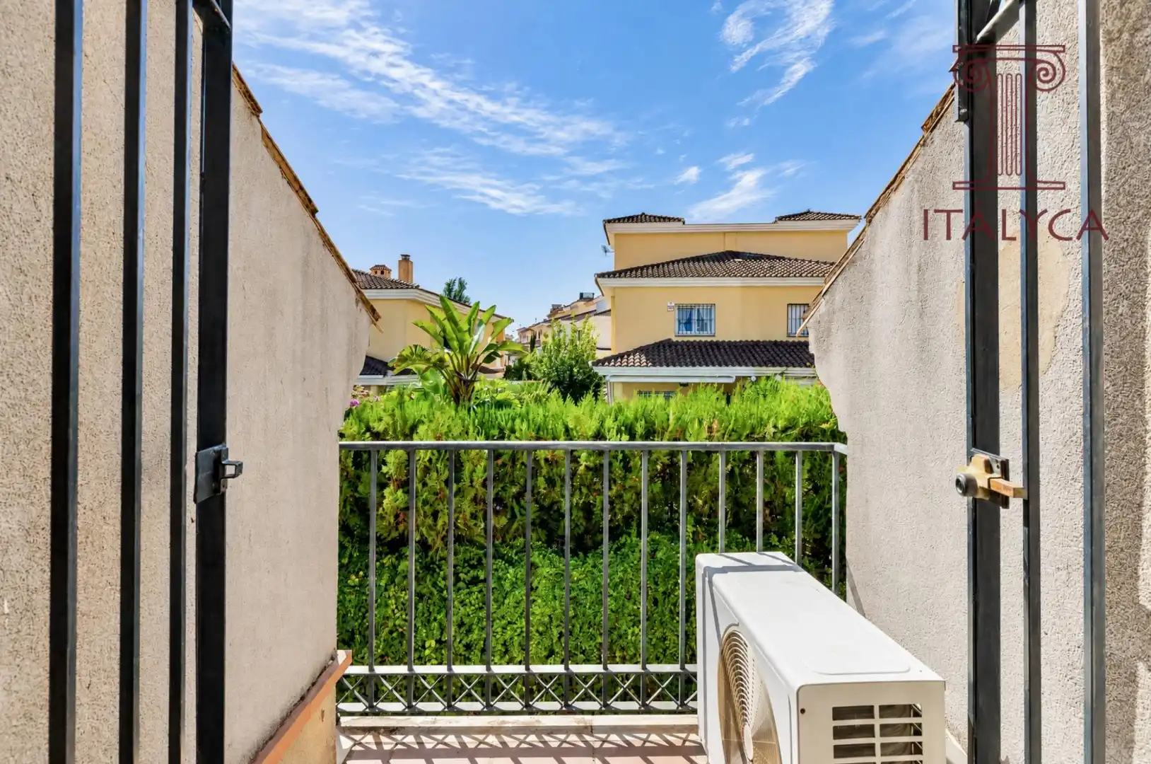Casa aparellada amb terrassa en venda a Avenida Avenida Clara Campoamor, imagen 60
