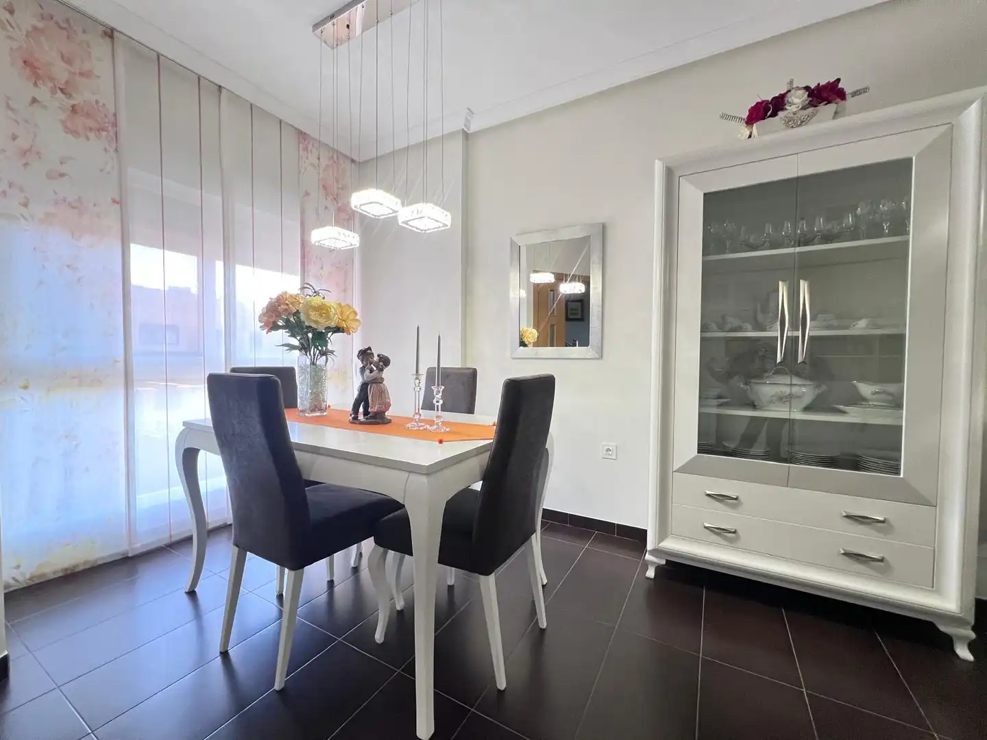 Comedor de Casa adosada en venta en Cáceres Capital con Trastero