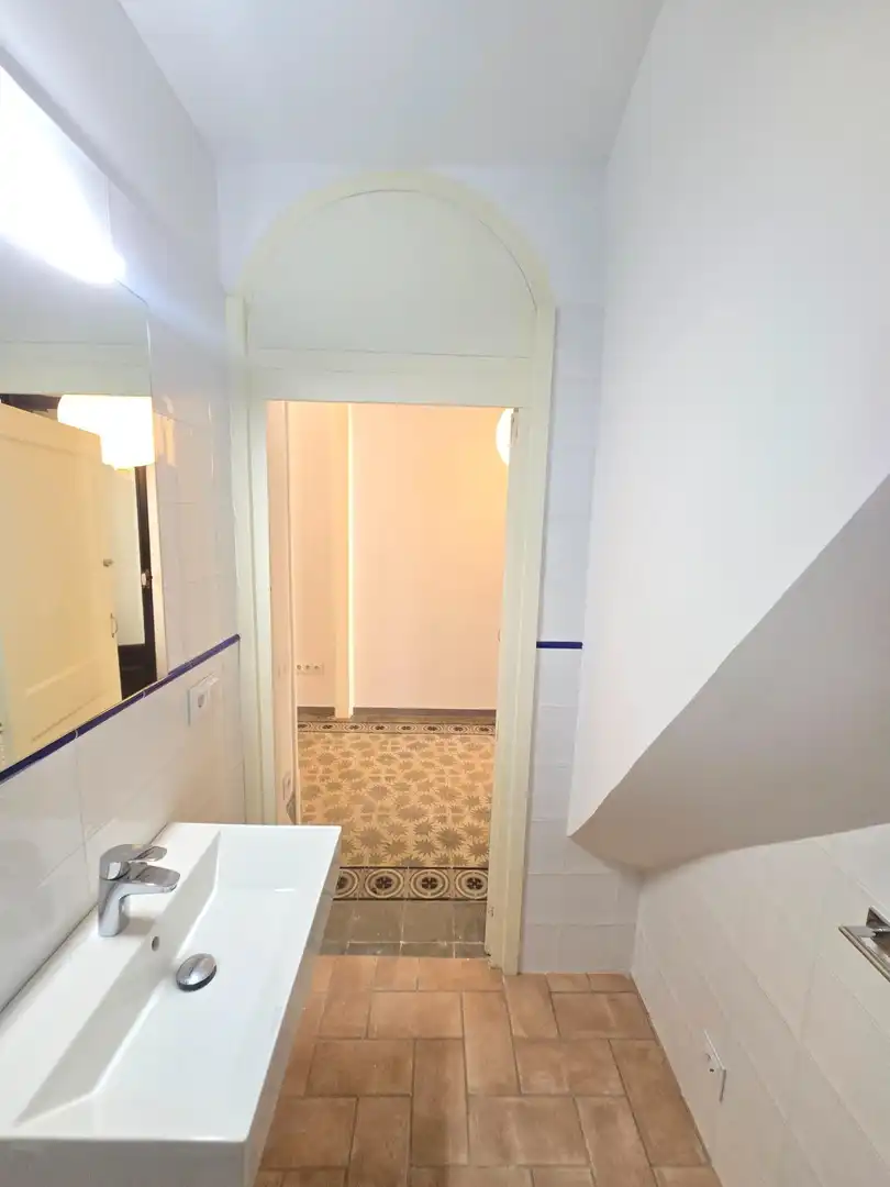 Baño de Planta baja de alquiler en El Masnou con Aire acondicionado, Calefacción y Jardín privado