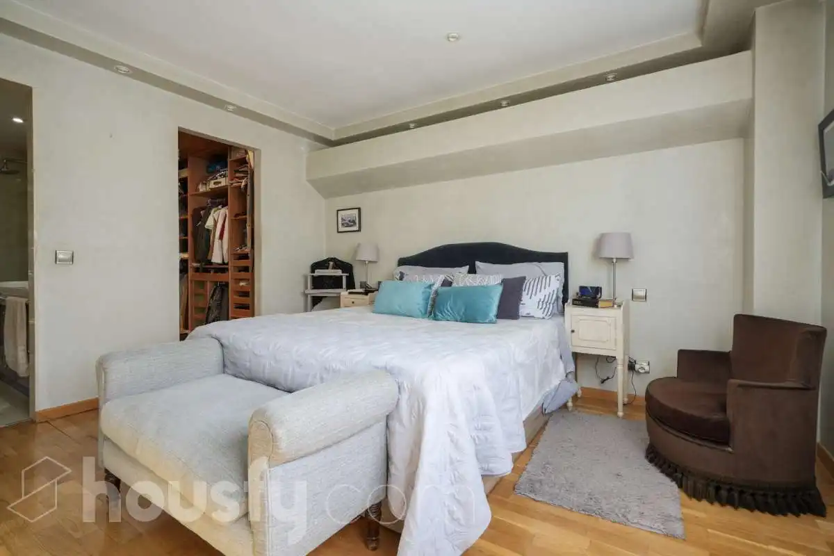 Habitación de Casa adosada en venta en Madrid con Aire acondicionado, Calefacción y Jardín privado