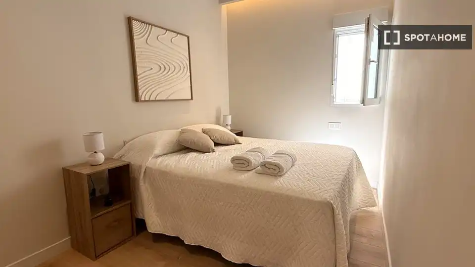 Habitación de Piso de alquiler en Madrid con Aire acondicionado, Calefacción y Amueblado