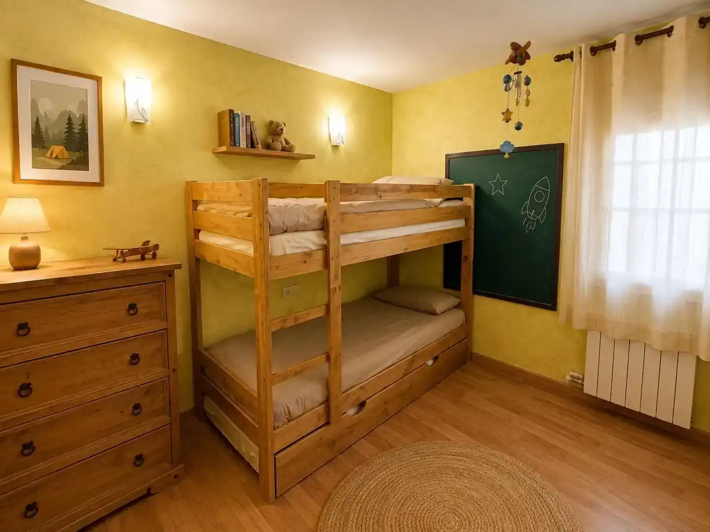 Dormitori de Dúplex en venda en Prades amb Parquet, Traster i Moblat