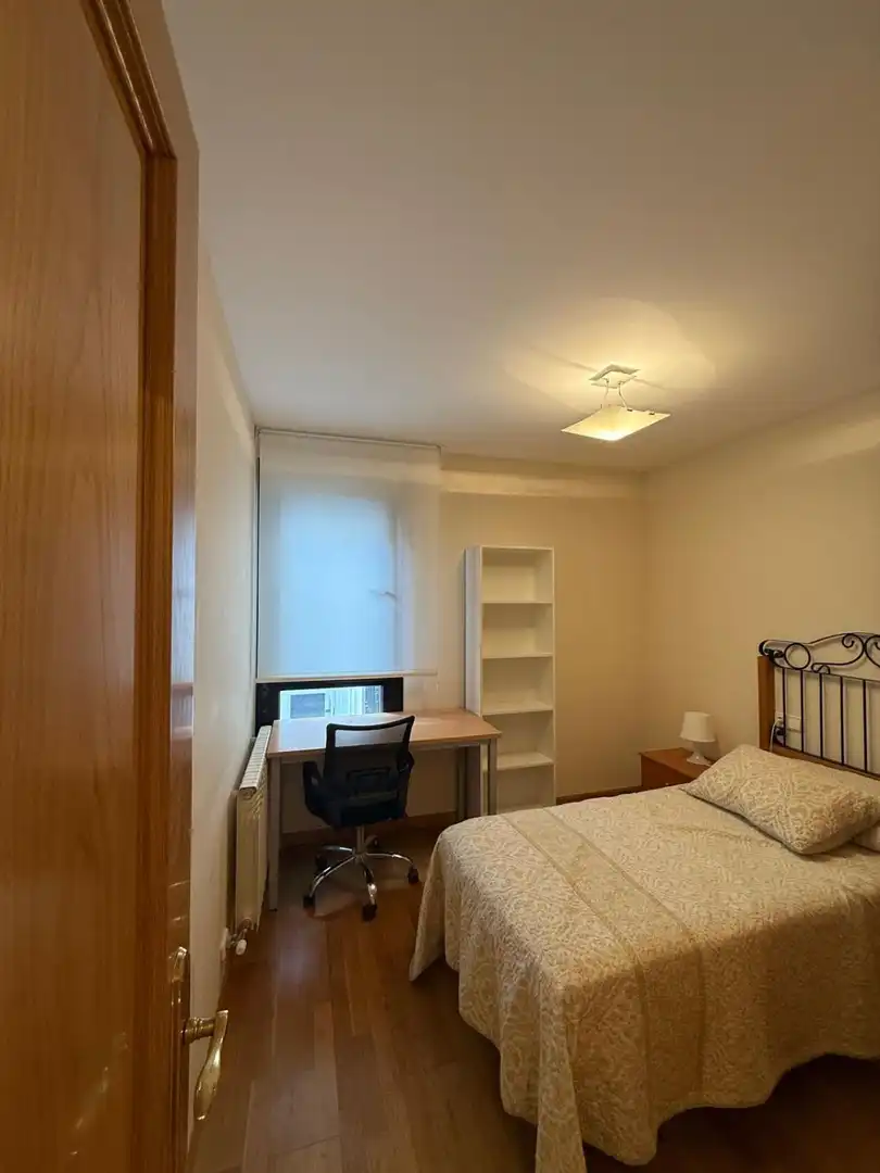 Habitación de Piso de alquiler en Salamanca con Calefacción, Amueblado y Balcón
