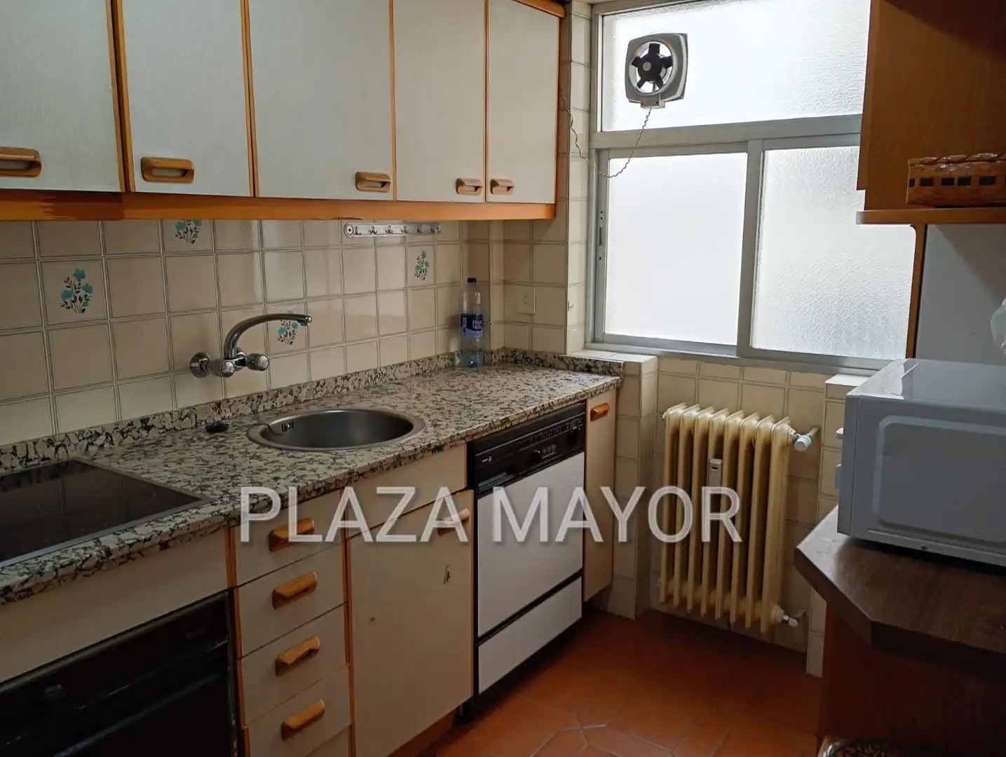 Kitchen of Flat for sale in Salamanca  with Heating, Furnished and Balcony