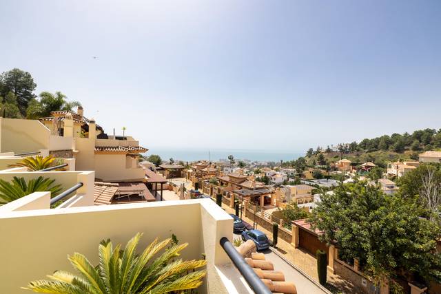 Casa adosada en Venta en Calle Leoni Benabú en Pinares de San Antón