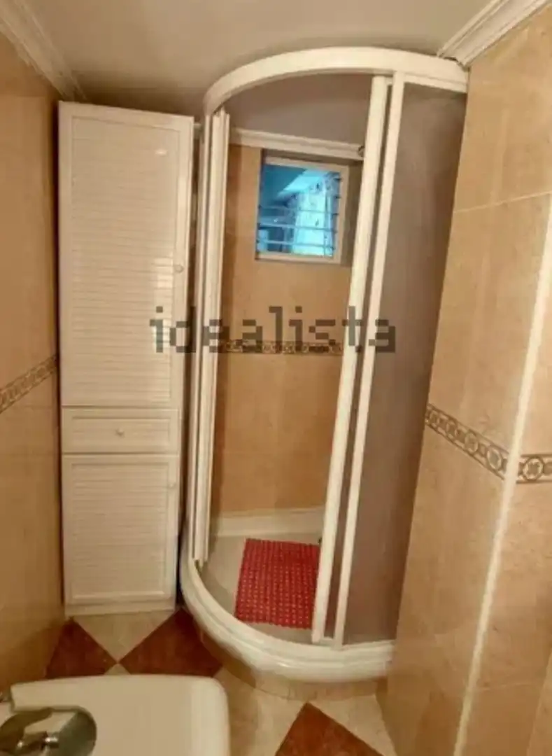 Baño de Piso en venta en Sevilla con Aire acondicionado, Terraza y Amueblado