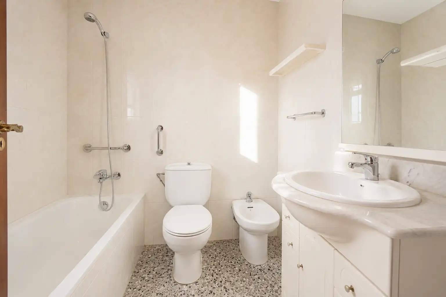 Bathroom of Flat for sale in Tarragona  with Terrace and Furnished