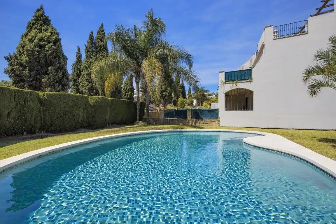Swimming pool of Detached homes for sale in Marbella  with Air Conditioner, Heating and Private garden