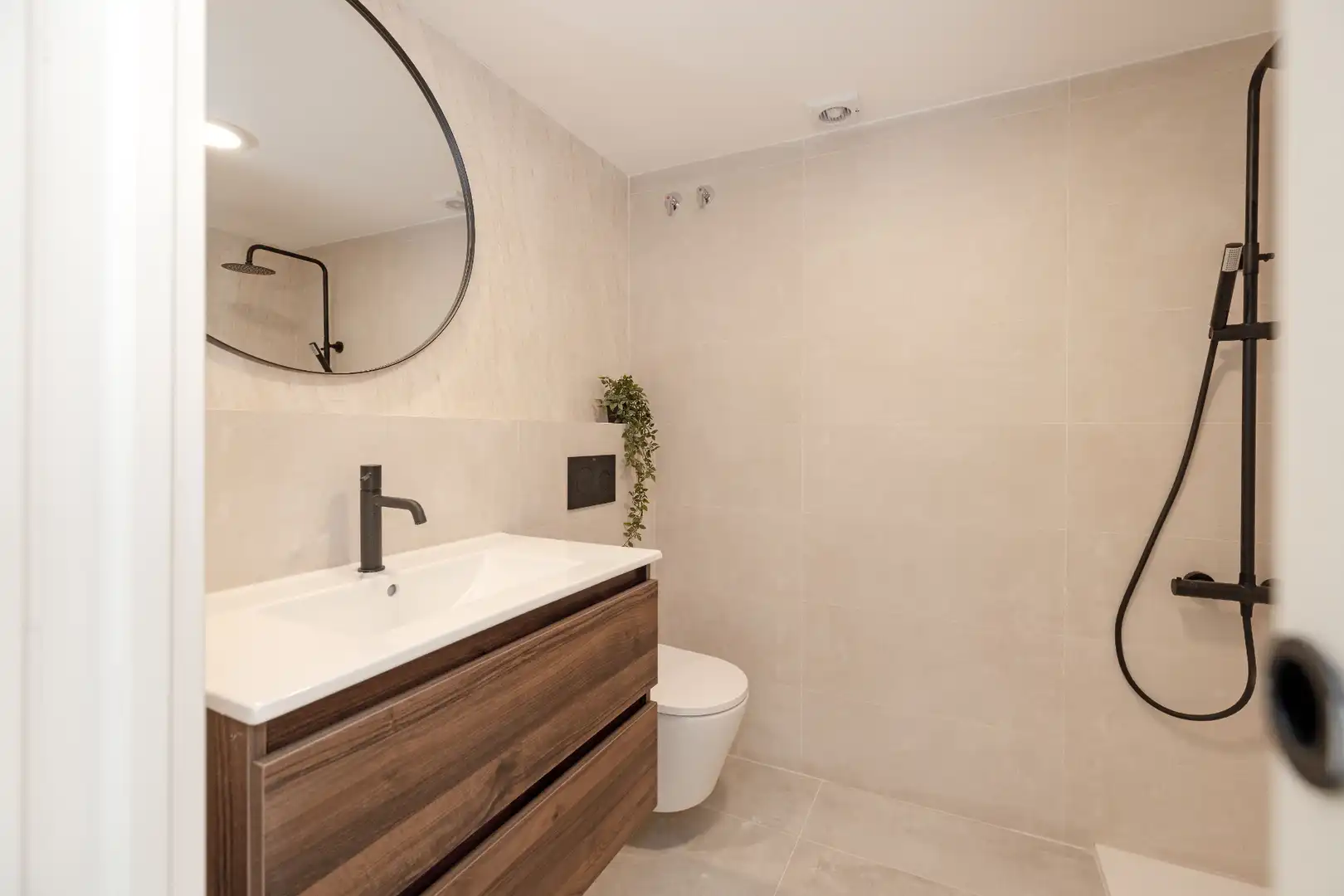 Badezimmer von Erdgeschoss zum Verkauf in Marbella mit Klimaanlage, Heizung und Terrasse
