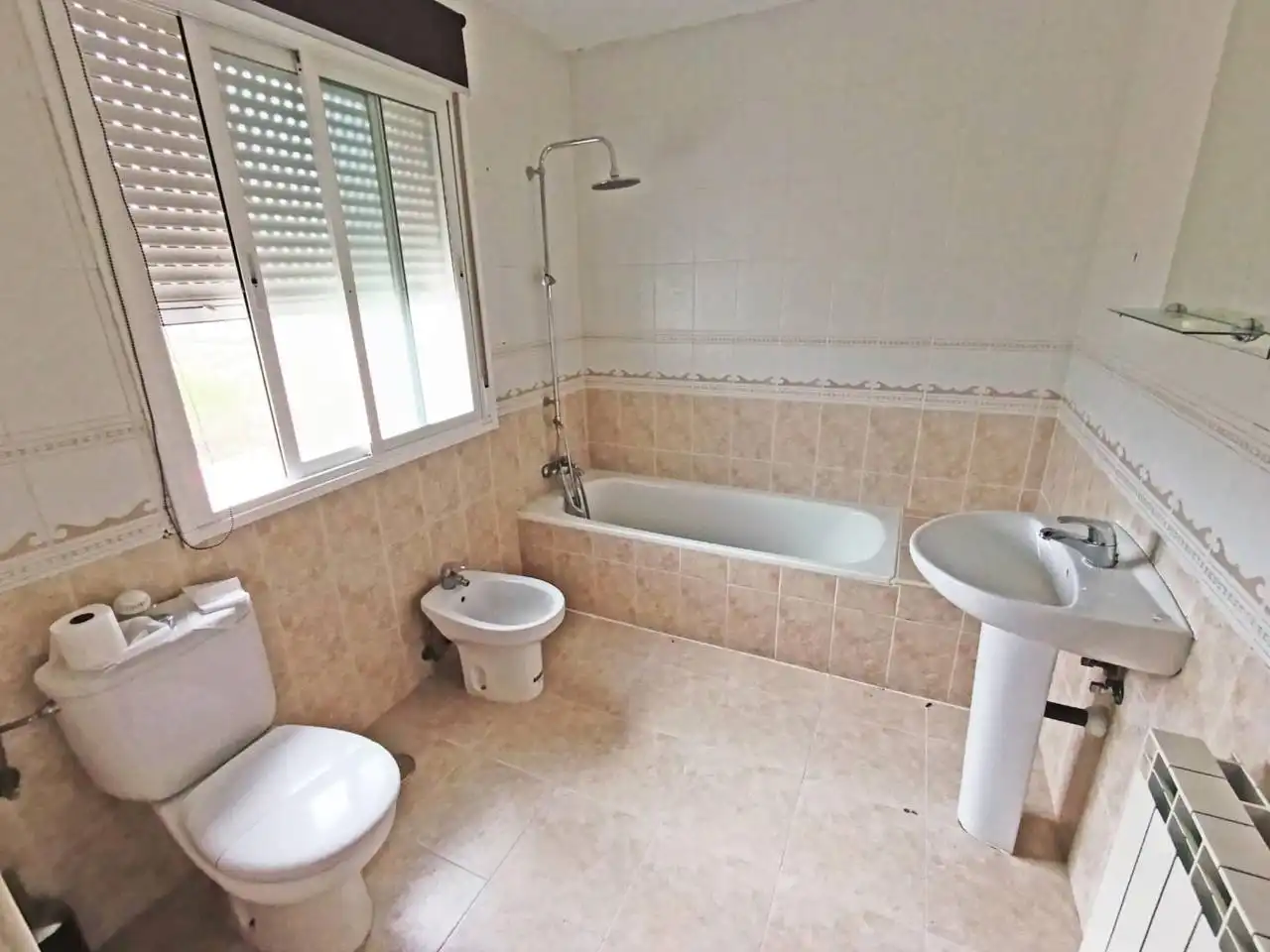 Baño de Casa o chalet en venta en Ambite con Calefacción