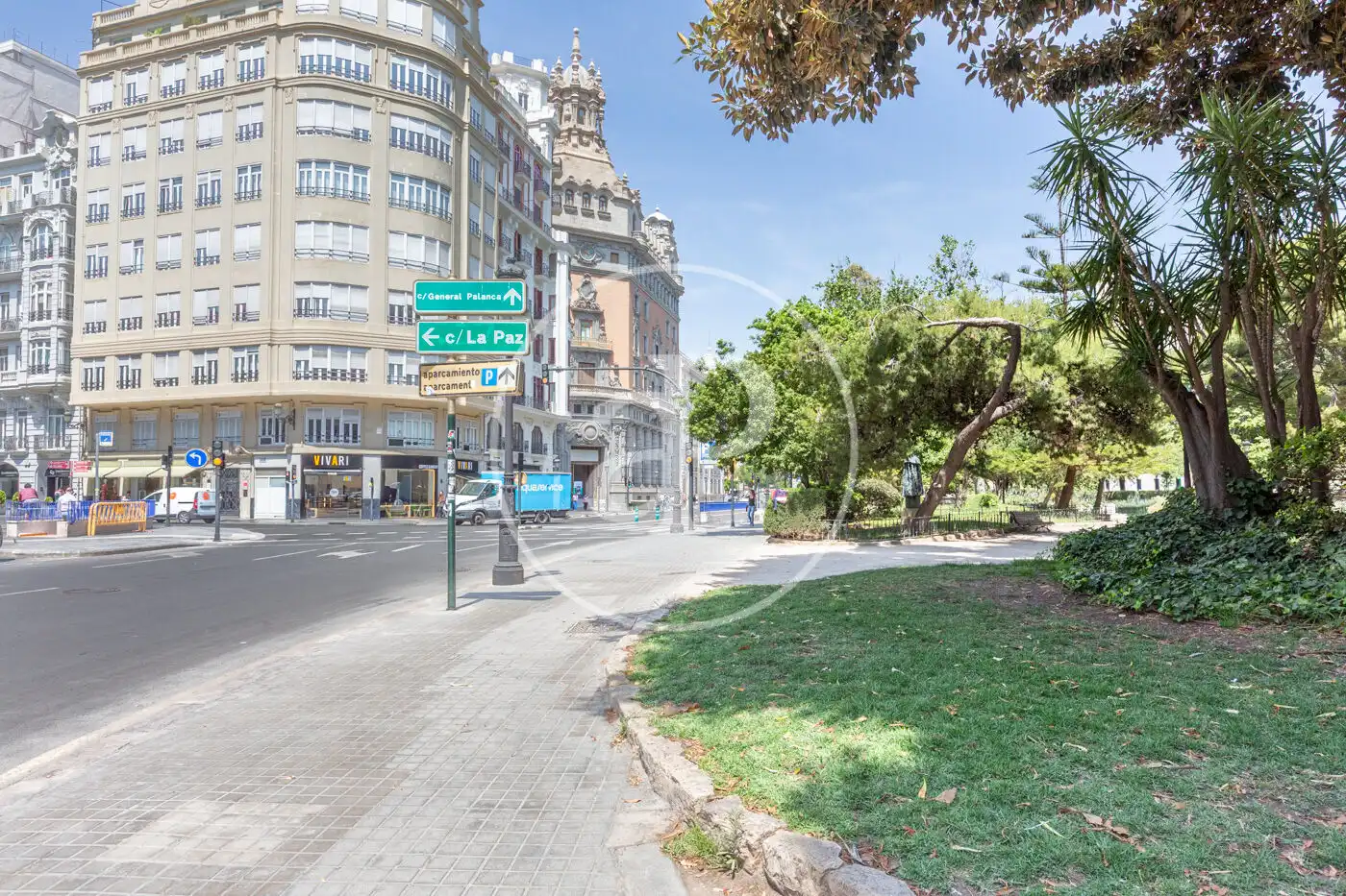 Exterior view of Flat for sale in Valencia  with Air Conditioner, Heating and Furnished