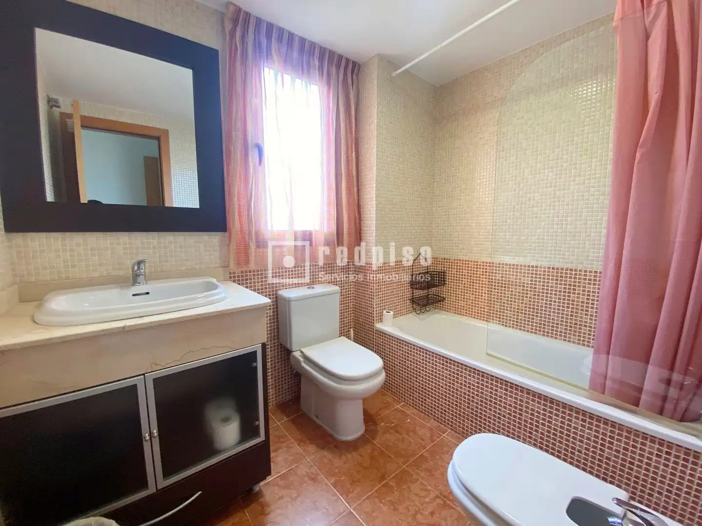 Baño de Piso de alquiler en Málaga con Aire acondicionado, Calefacción y Jardín privado