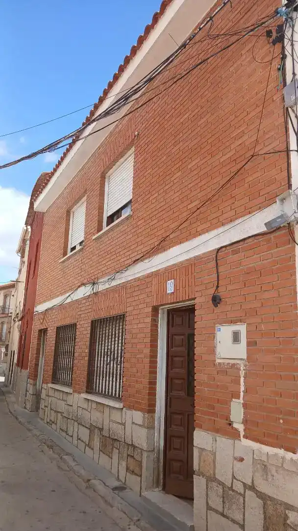 Vista exterior de Casa adosada en venta en Almorox con Balcón