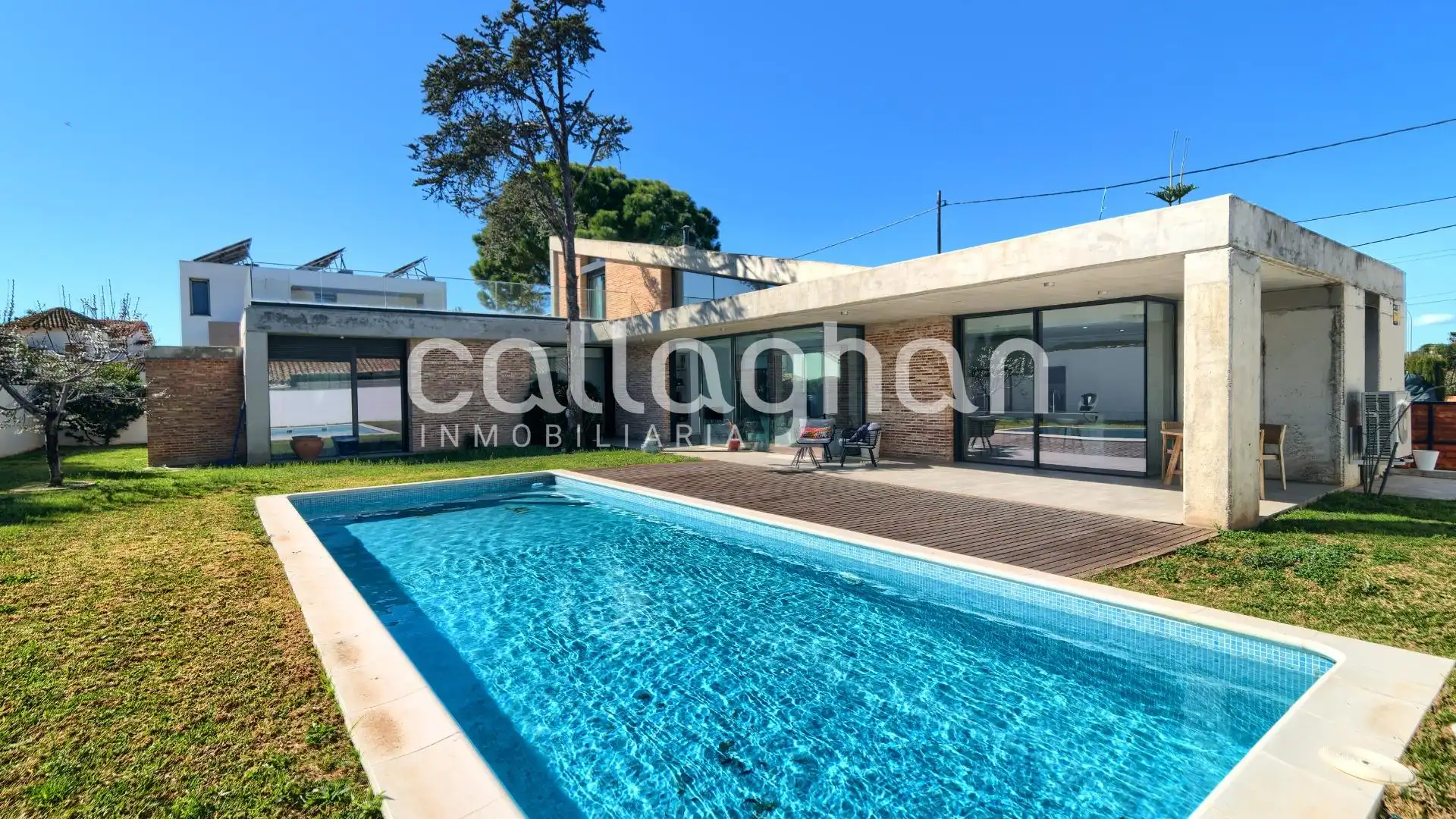 Swimming pool of Houses for sale in L'Eliana  with Air Conditioner, Heating and Private garden