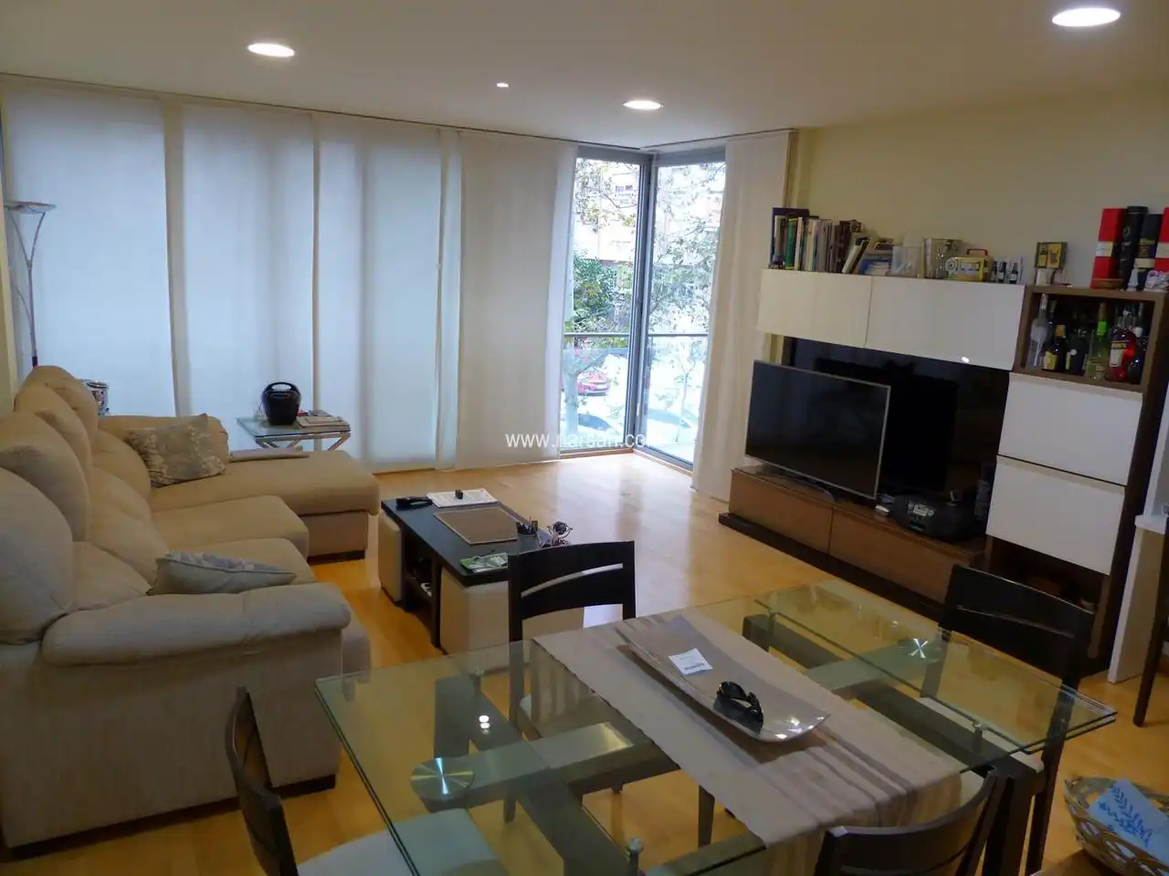 Sala d'estar de Pis en venda en Castellón de la Plana / Castelló de la Plana amb Aire condicionat, Terrassa i Moblat
