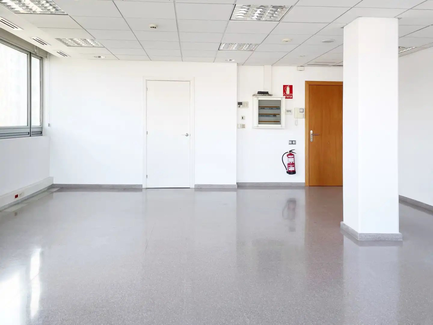 Büro zur Miete in Granollers mit Klimaanlage, Heizung und Abstellraum