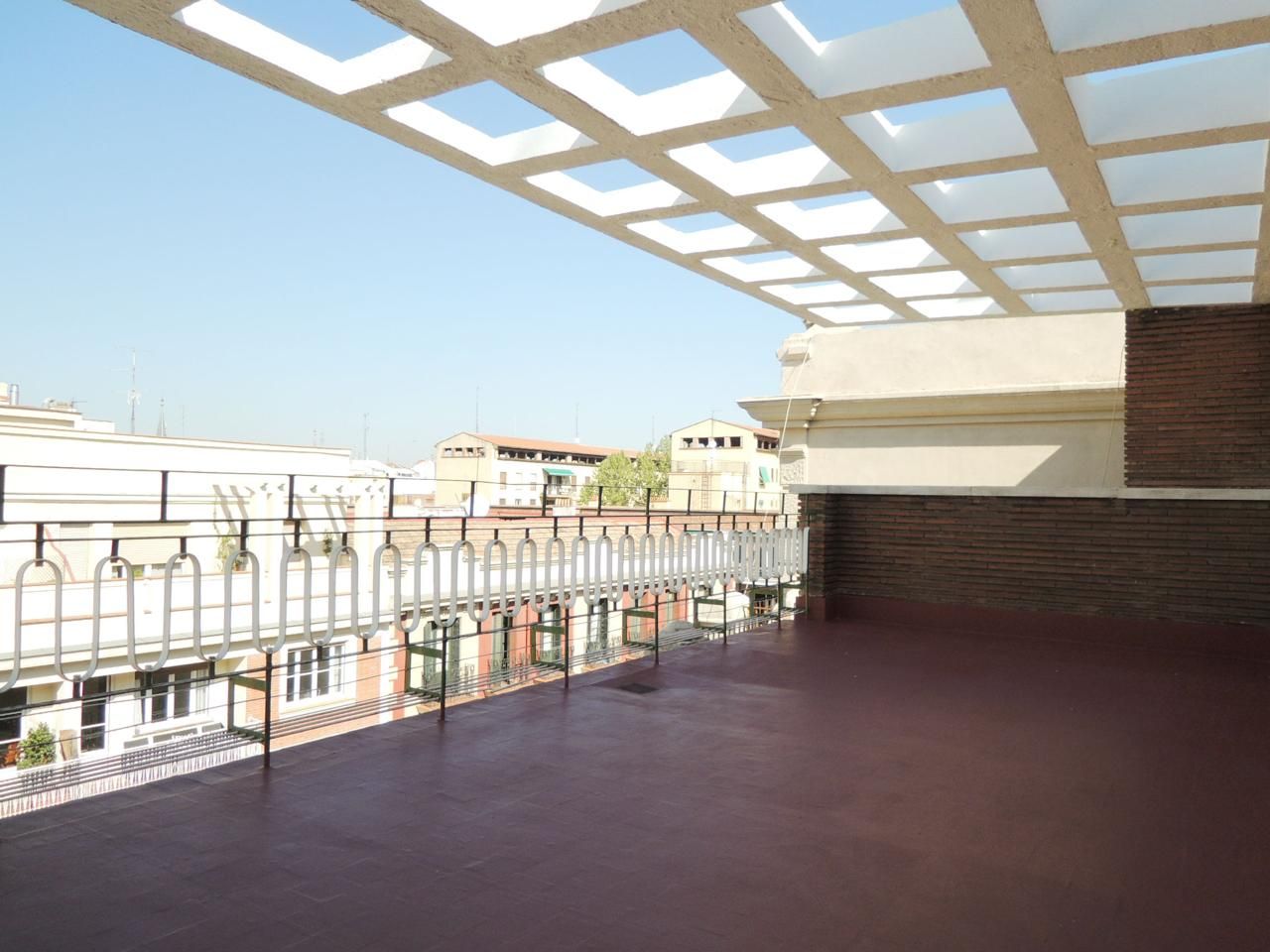 Terrassa de Dúplex de lloguer en  Madrid Capital amb Aire condicionat, Calefacció i Parquet