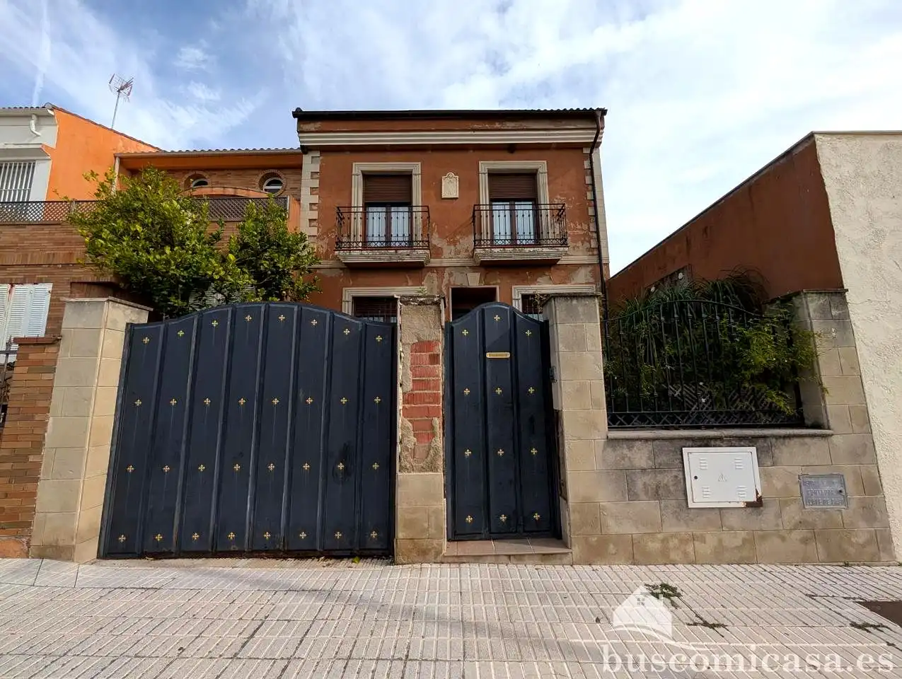 Vista exterior de Casa o xalet en venda en Linares amb Aire condicionat, Calefacció i Traster