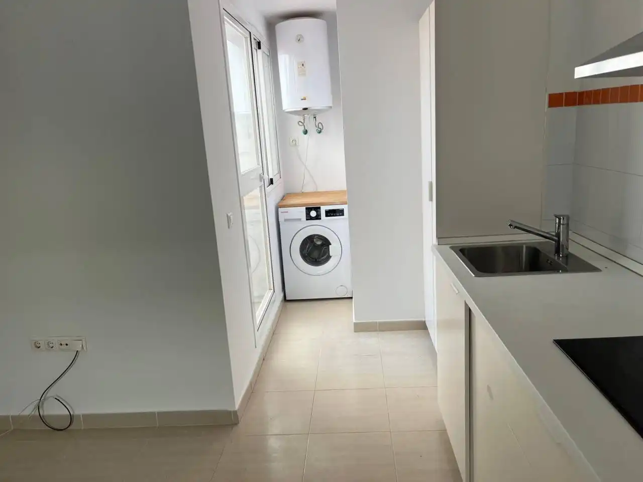 Küche von Dachboden zum Verkauf in San Fernando mit Klimaanlage und Terrasse