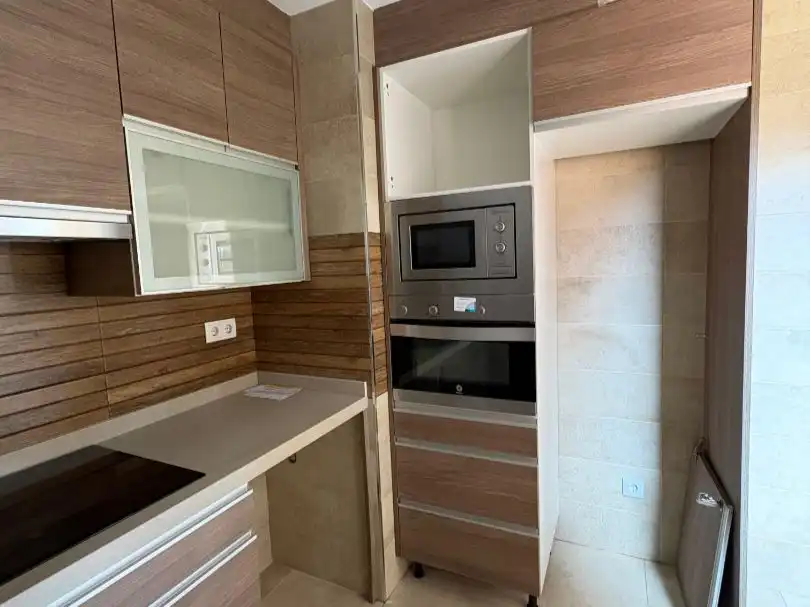 Cocina de Piso en venta en Gijón  con Terraza, Piscina y Balcón