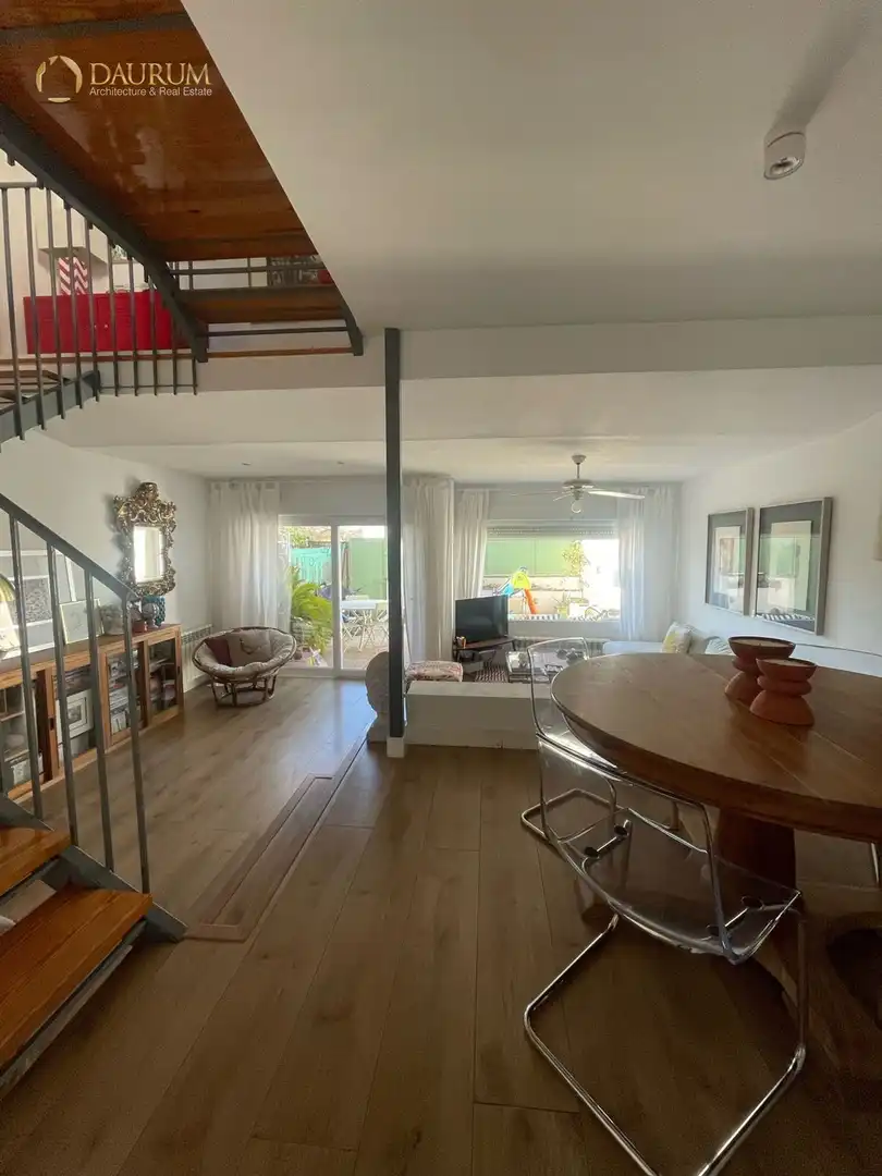 Sala d'estar de Casa adosada en venda en Torrelodones amb Calefacció, Terrassa i Traster