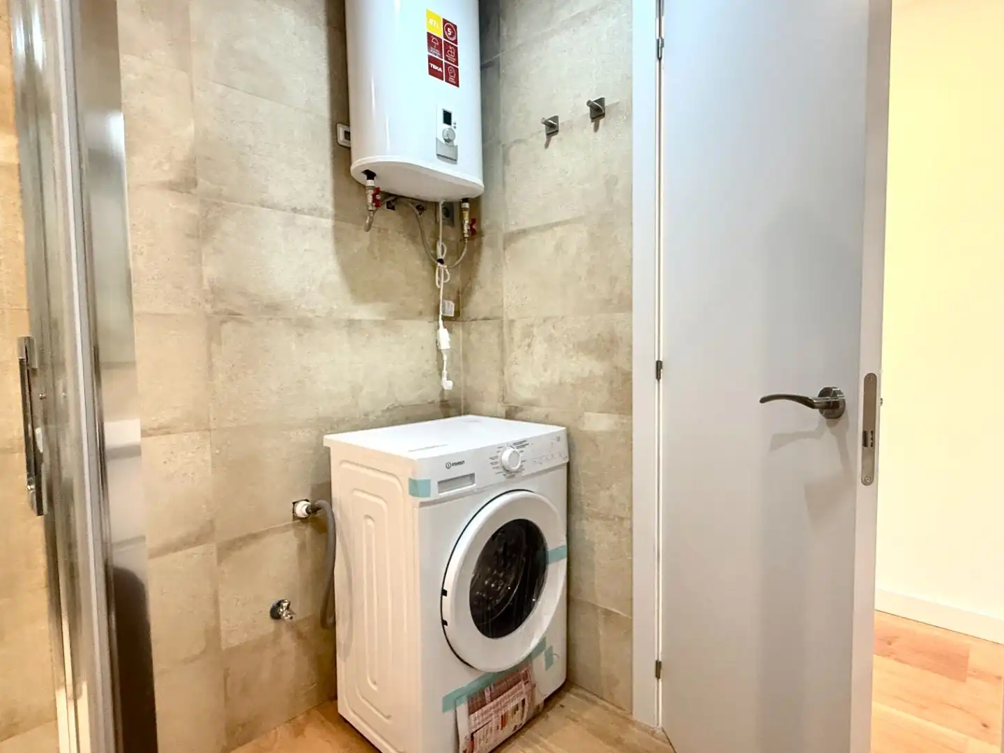 Baño de Piso en venta en Parla con Aire acondicionado, Terraza y Balcón