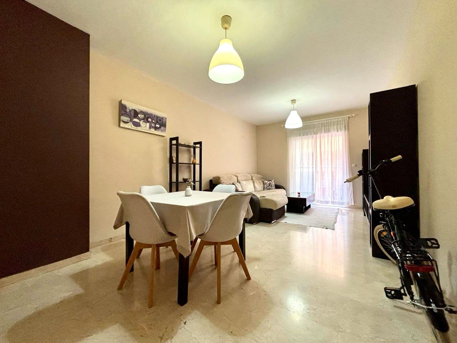 Sala d'estar de Apartament de lloguer en Málaga Capital amb Aire condicionat, Terrassa i Moblat