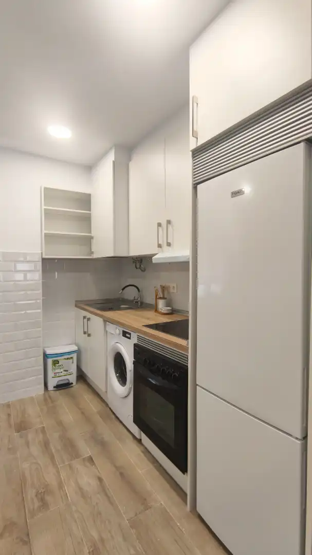 Kitchen of Flat for rent in Avilés  with Heating and Furnished