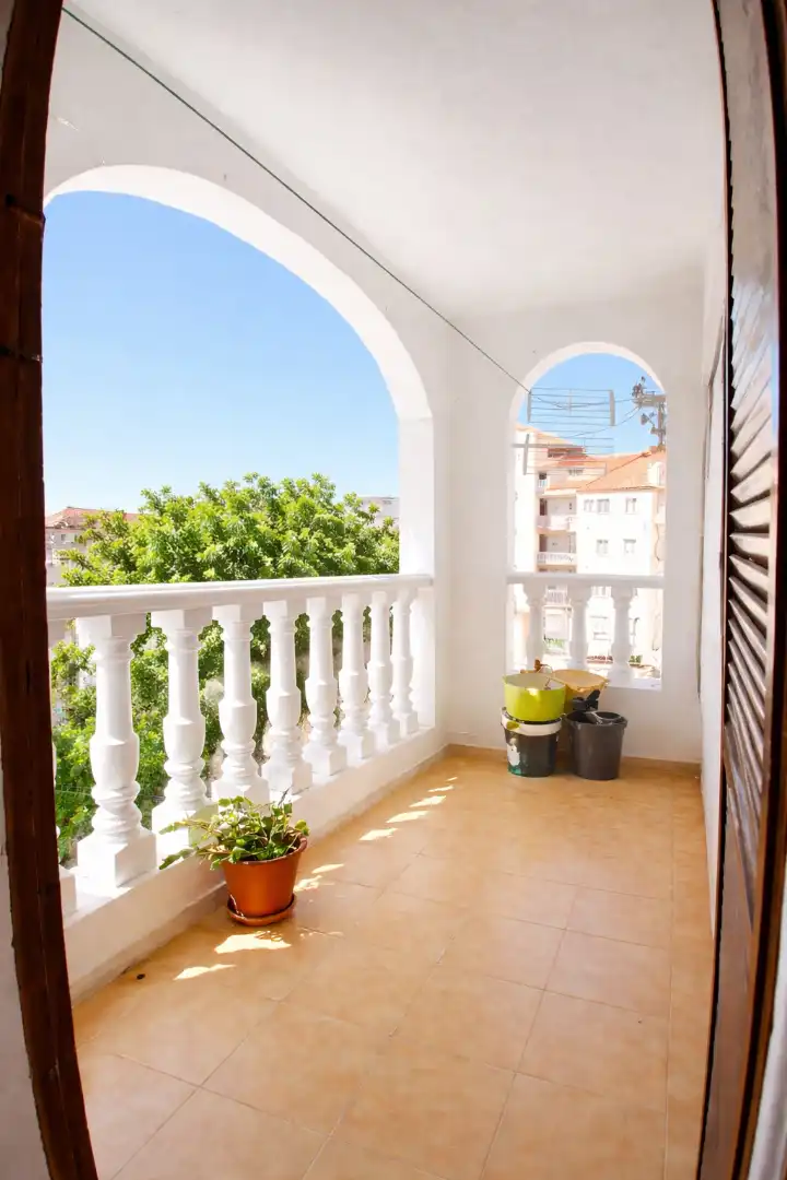Terraza de Piso en venta en Torrevieja con Amueblado y Piscina comunitaria