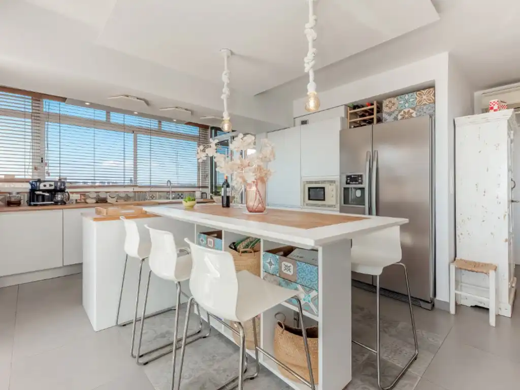 Kitchen of Apartments for sale in Campello Playa