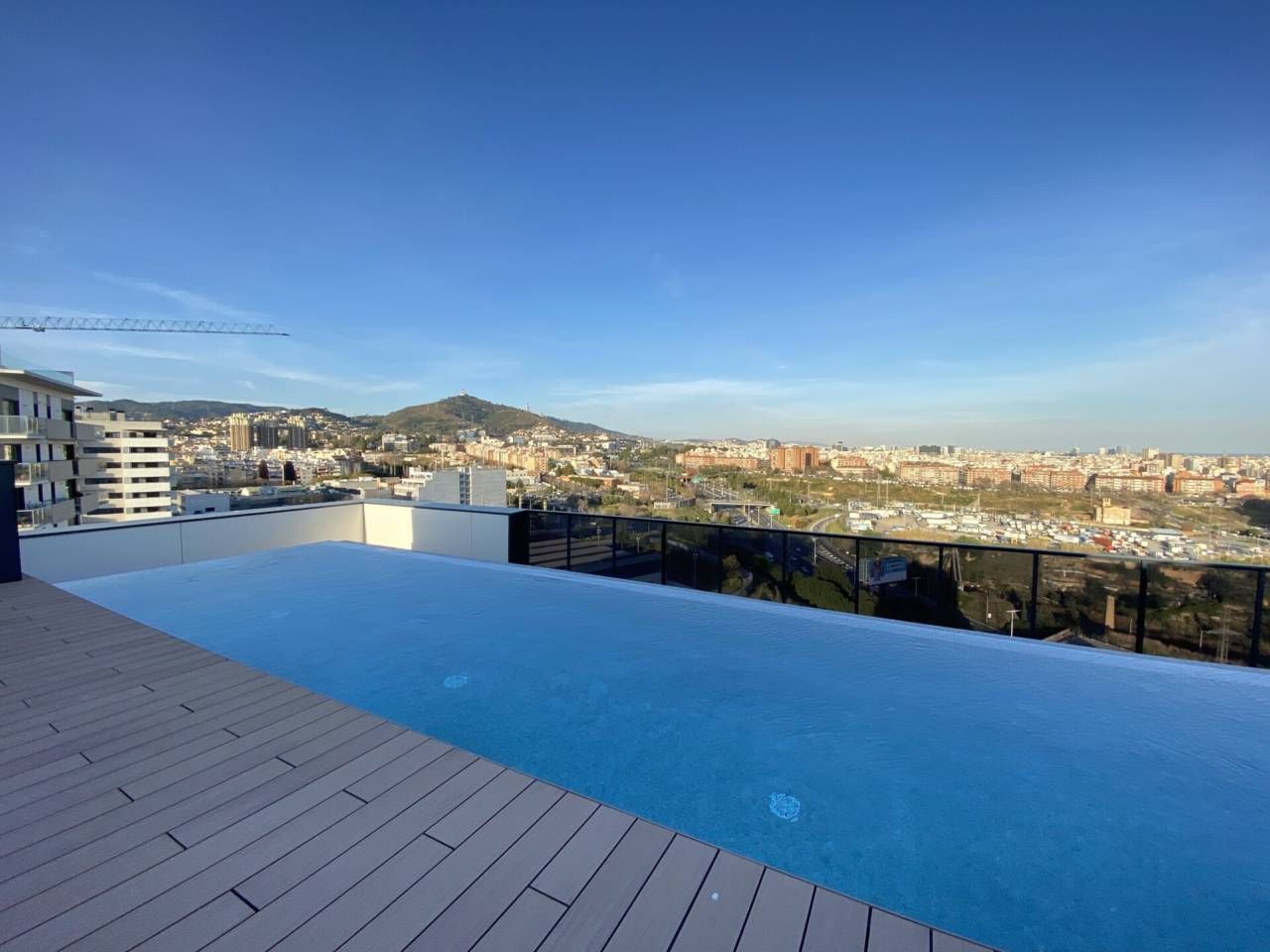 Piscina de Piso en venta en L'Hospitalet de Llobregat con Aire acondicionado, Terraza y Alarma