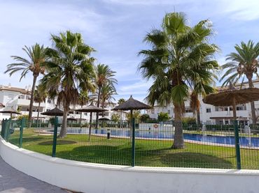 Appartement compact avec piscine à vendre à La Barrosa
