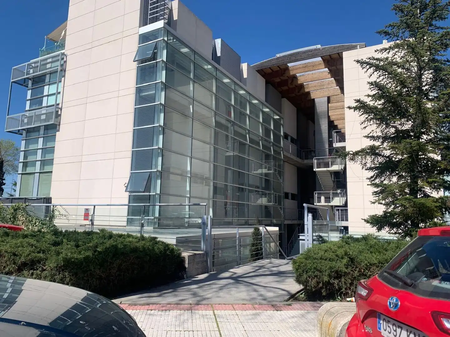 Vista exterior de Oficina de alquiler en Las Rozas de Madrid con Aire acondicionado, Calefacción y Terraza