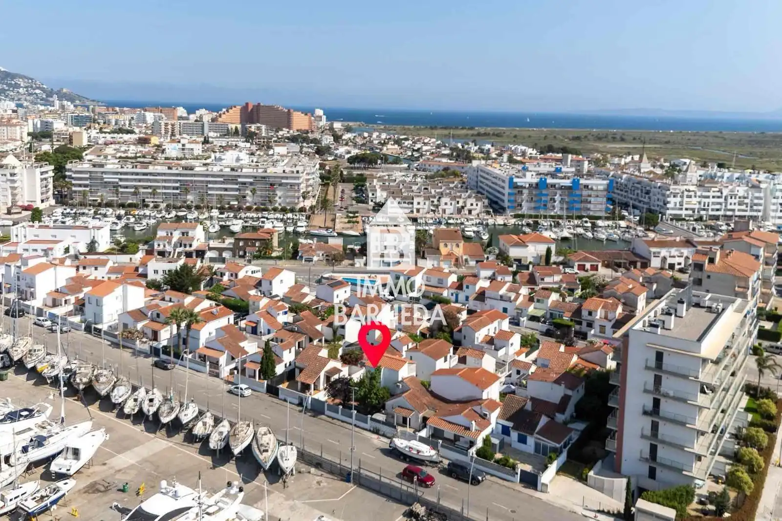 Vista exterior de Casa adosada en venta en Roses con Jardín privado, Terraza y Trastero